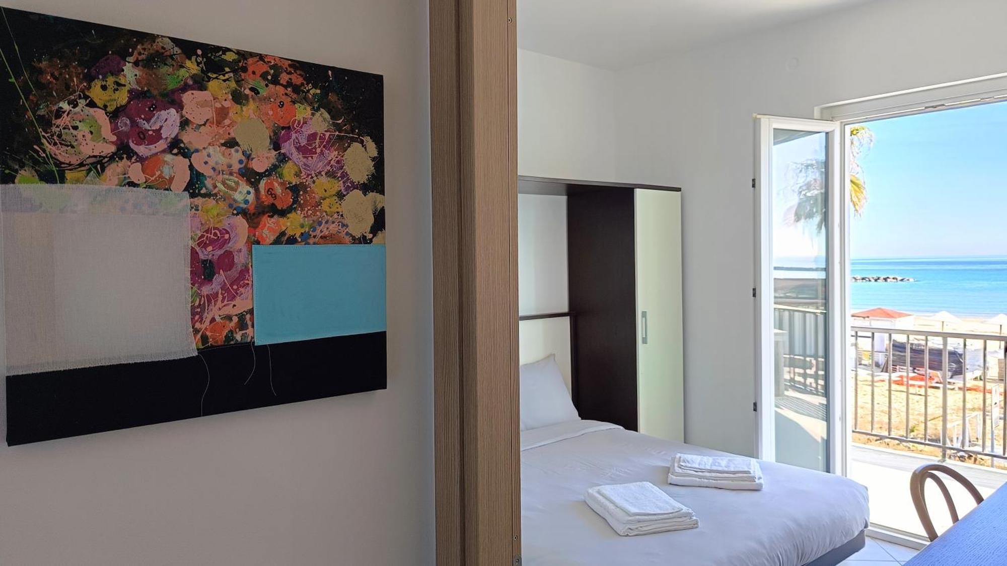 Lido Rooms & Apartments リド・ディ・フェルモ エクステリア 写真